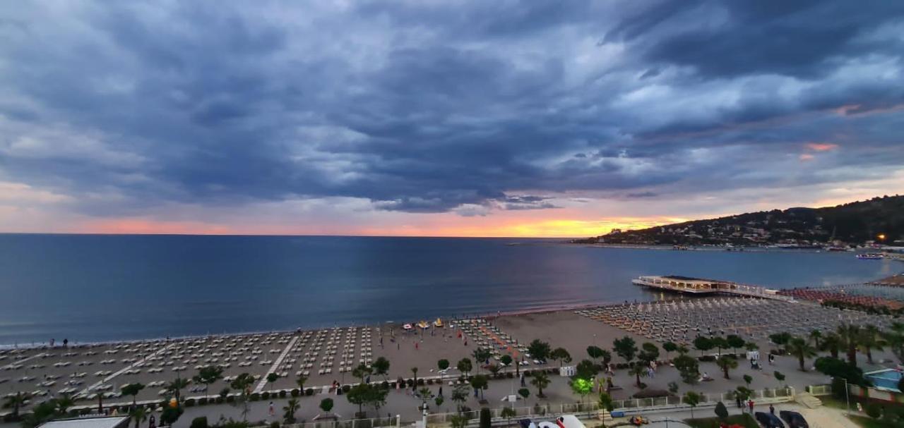 Nada Seaview Apartment Шенджин Экстерьер фото
