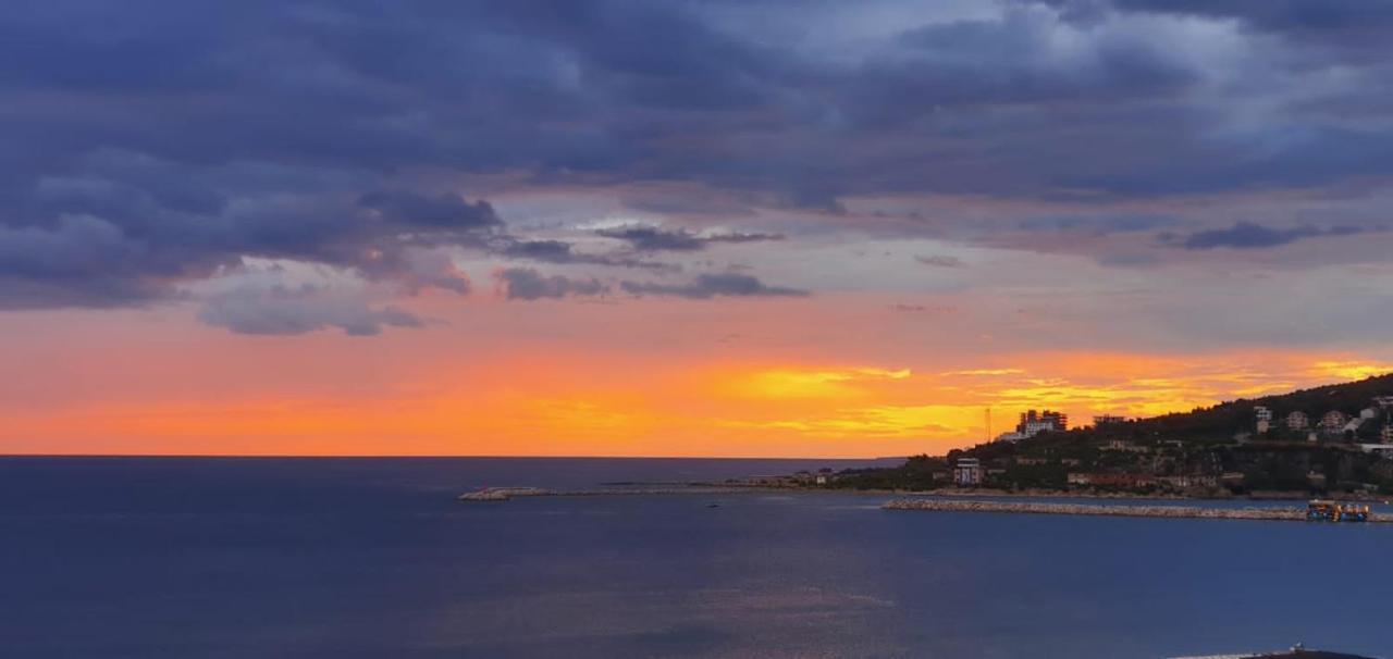Nada Seaview Apartment Шенджин Экстерьер фото
